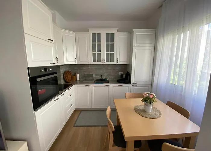 Jon Apartment- Perla - Gjiri I Lalzit شقة Plazhi San Pietro